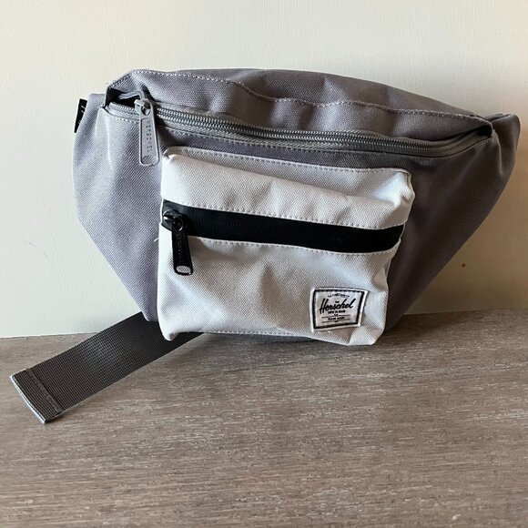 Herschel Seventeen Hip Sack Gray - Picture 1 of 12